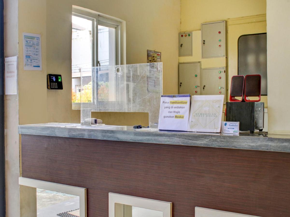 Oyo 90162 Remboelan Guest House Sungai Lutus ภายนอก รูปภาพ